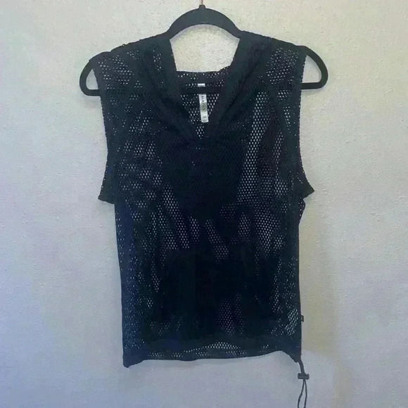 FABLETICS Women’s Hooded Sleeveless Mesh Top - Picture 6 of 6